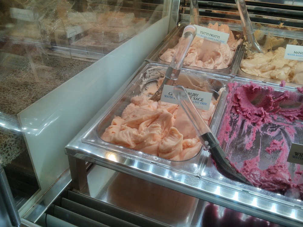 Yes, that gelato does look just like raw chicken.