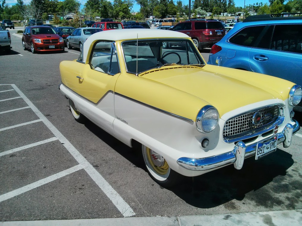 And here's a tiny, tiny car I saw. It's so small it puts my old Geo Metro to shame!