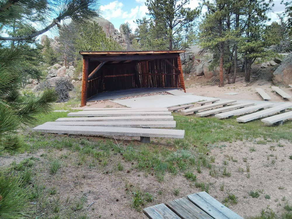 The park had a little amphitheater area that looked like it had been burned out somehow. Not sure why, but despite the fire, it still looked quite stable.