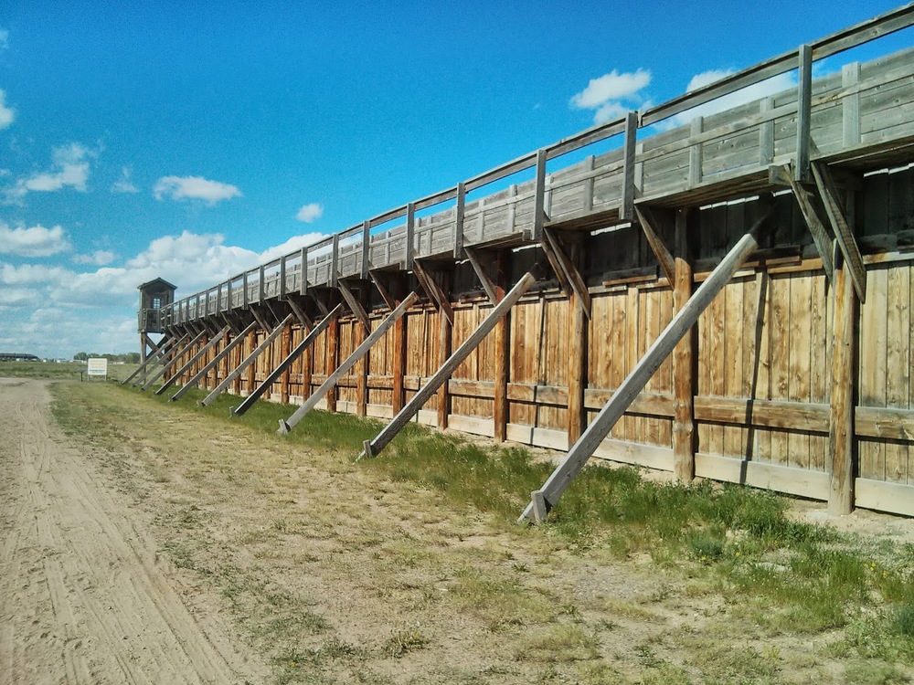 The prison area's walls, as seen from the outside.\